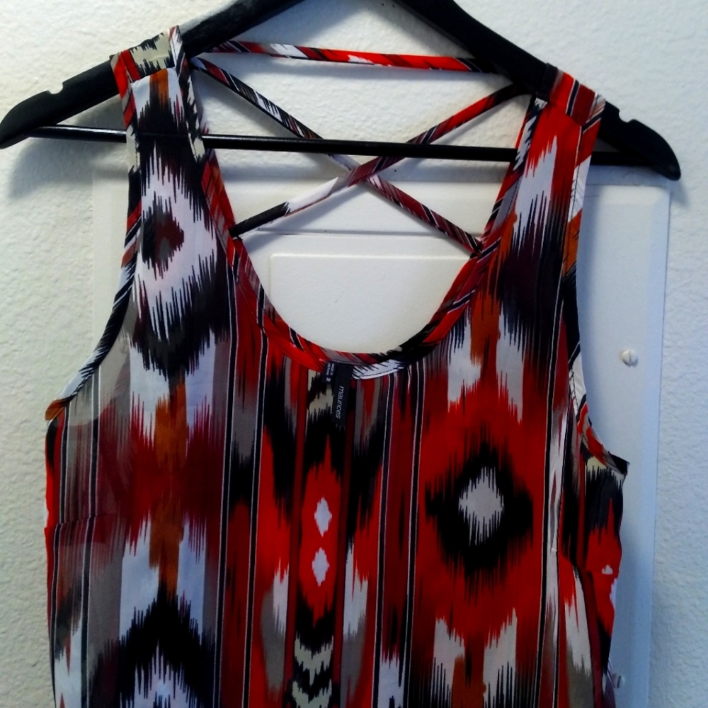 BLOUSE MAURICES  SIZE M AND COLOR RED  AND BLACK